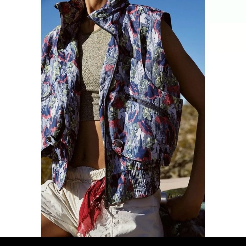 Sleeveless Floral Quilted Vest in Blue and Pink